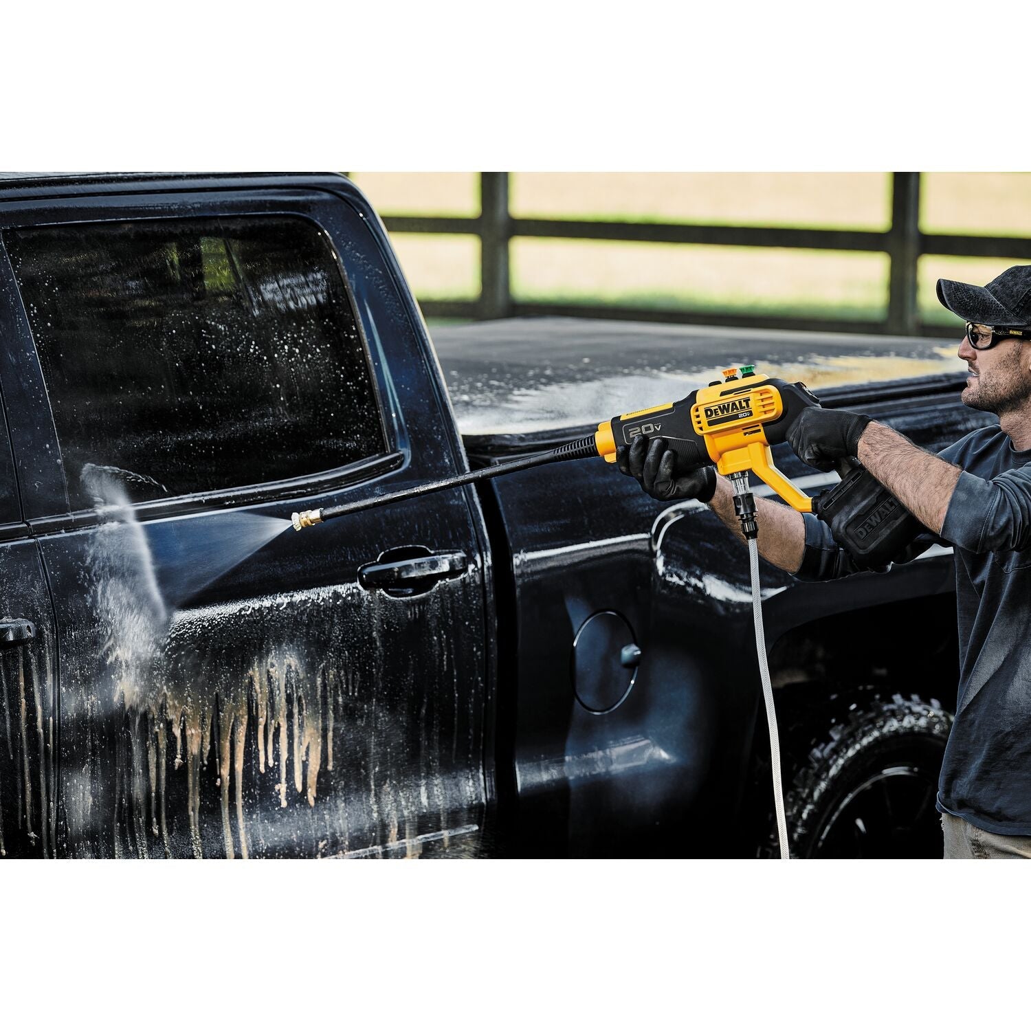 DEWALT DCPW550B-20V MAX* 550 Psi Cordless Power Cleaner (Tool Only) - Wise Line Tools