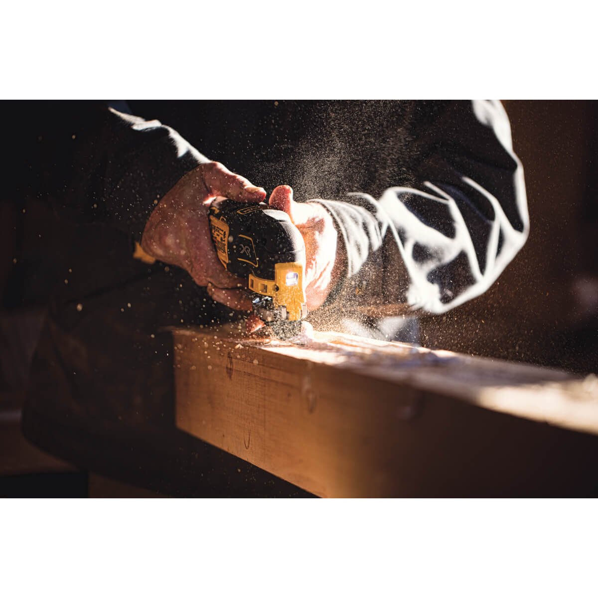 DEWALT DCS356B 20V MAX* XR® BRUSHLESS CORDLESS 3-SPEED OSCILLATING MULTI-TOOL (TOOL ONLY) - Wise Line Tools