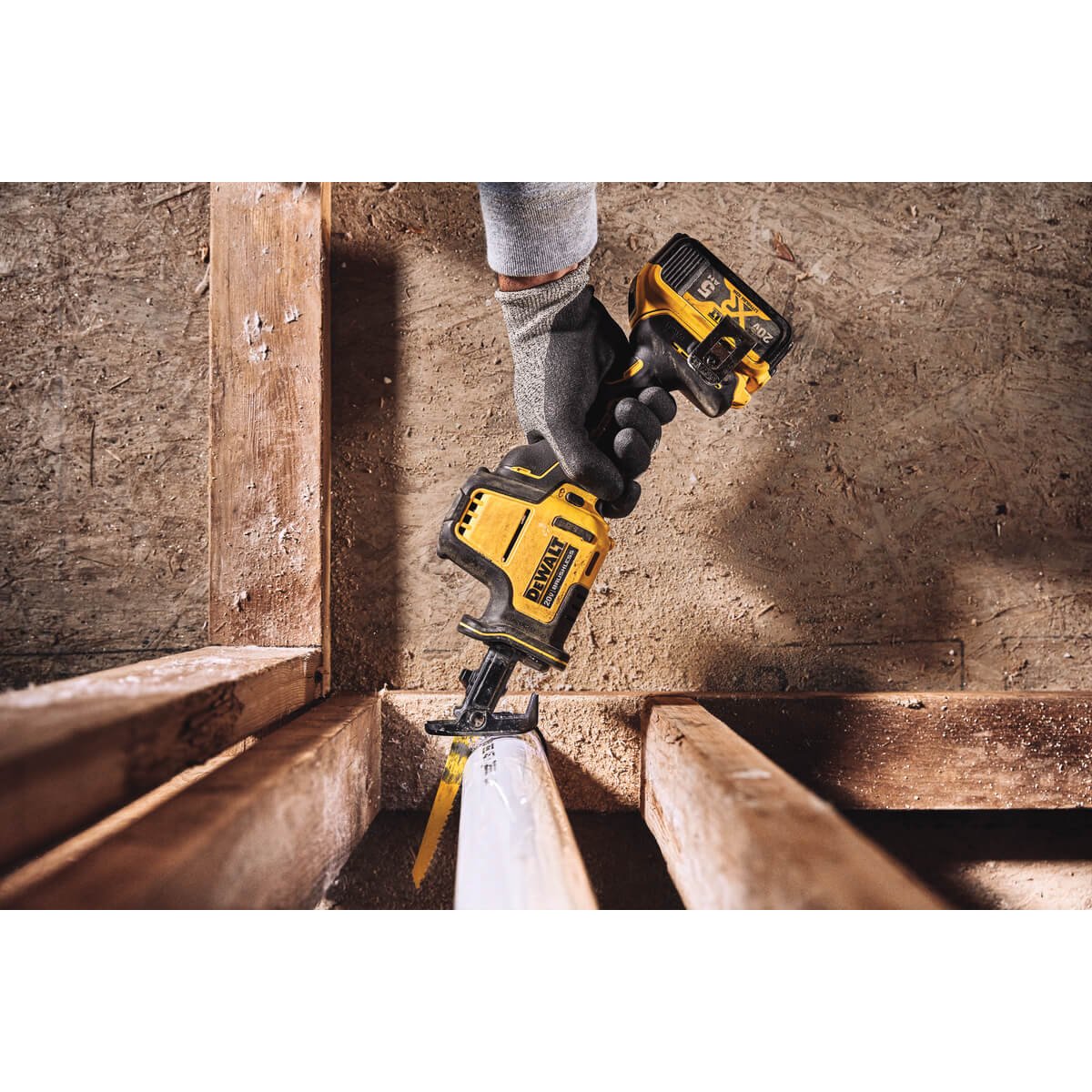 DEWALT DCS369B ATOMIC 20V MAX* CORDLESS ONE-HANDED RECIPROCATING SAW (TOOL ONLY) - Wise Line Tools