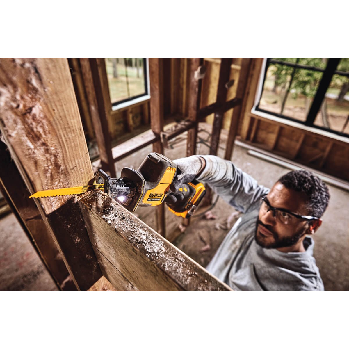DEWALT DCS369B ATOMIC 20V MAX* CORDLESS ONE-HANDED RECIPROCATING SAW (TOOL ONLY) - Wise Line Tools