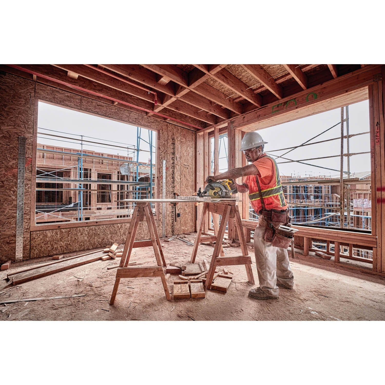 DEWALT DCS577B-FLEXVOLT 60V MAX* Circular Saw For Framing, 7-1/4-Inch, Tool Only - Wise Line Tools