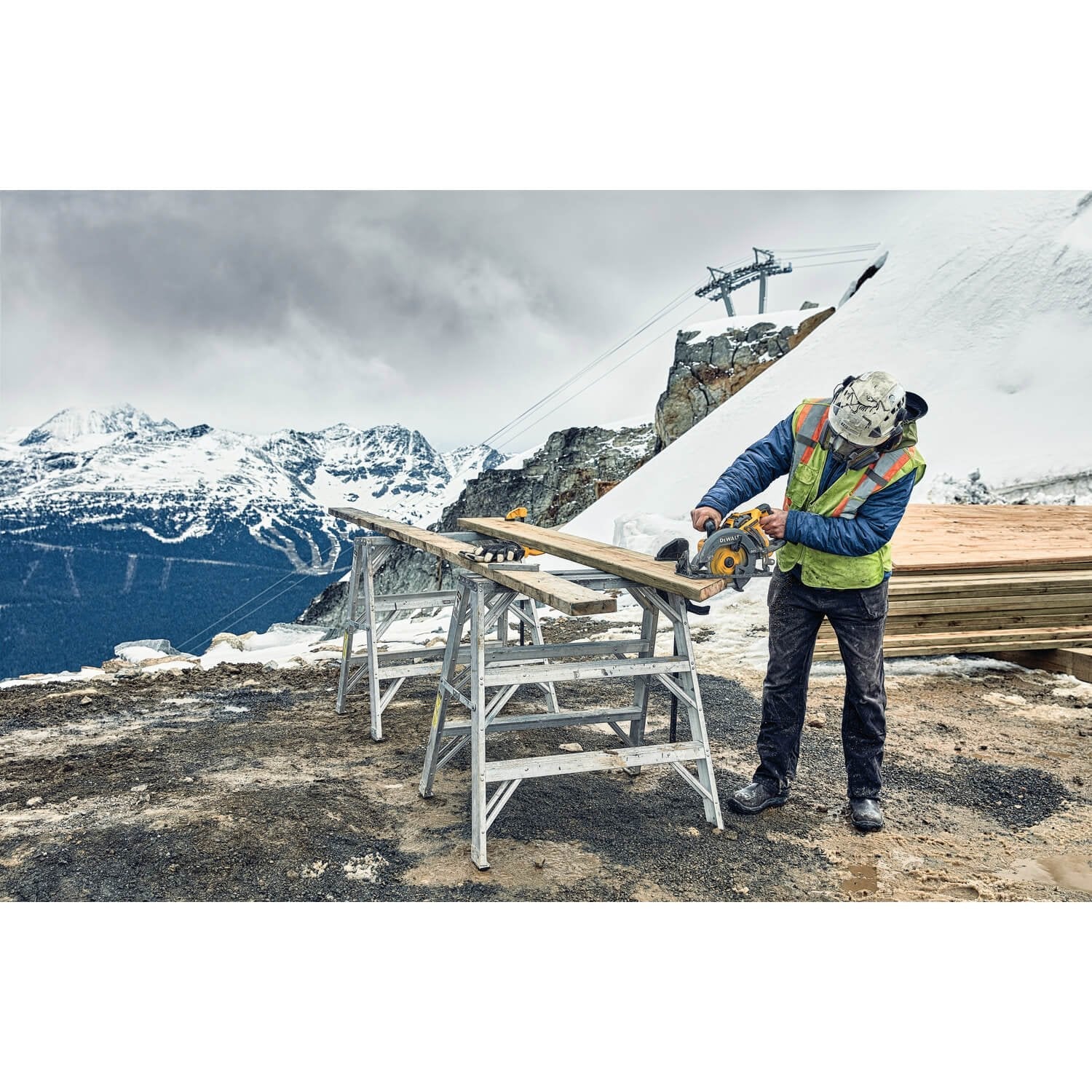 DEWALT DCS577X1 FLEXVOLT® 60V MAX* 7-1/4 IN. CORDLESS WORM DRIVE STYLE SAW (9.0A - Wise Line Tools