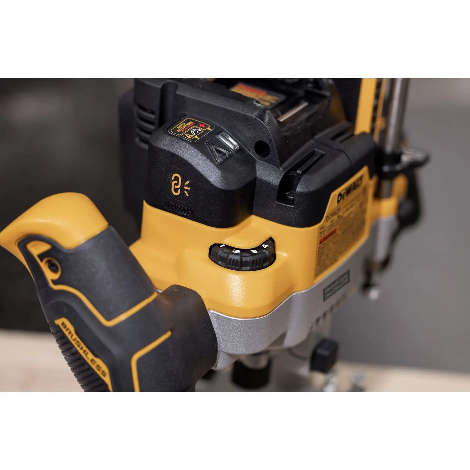 DEWALT DCW620B-20V MAX XR 2-1/4 Hp Plunge Router - Wise Line Tools
