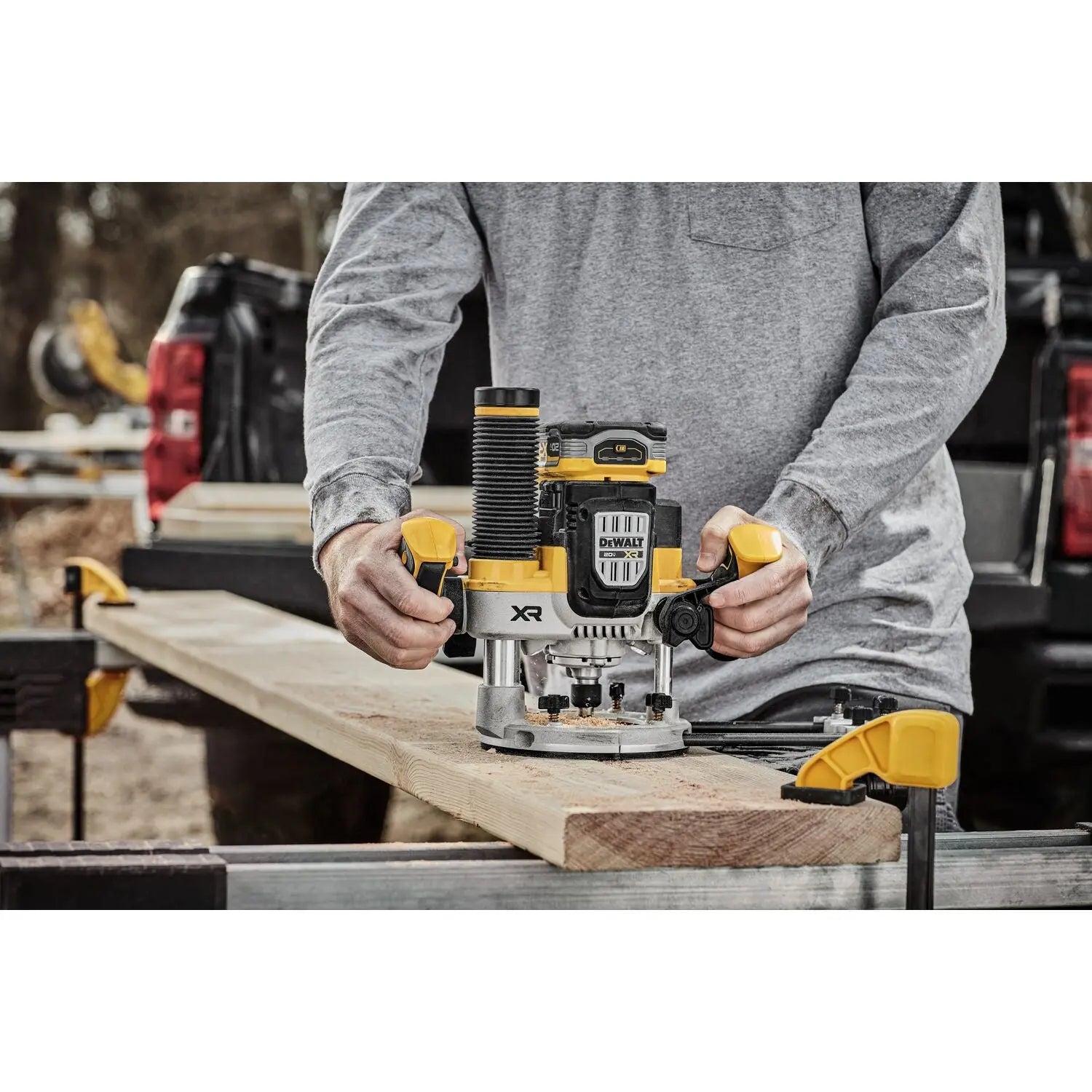 DEWALT DCW620B-20V MAX XR 2-1/4 Hp Plunge Router - Wise Line Tools