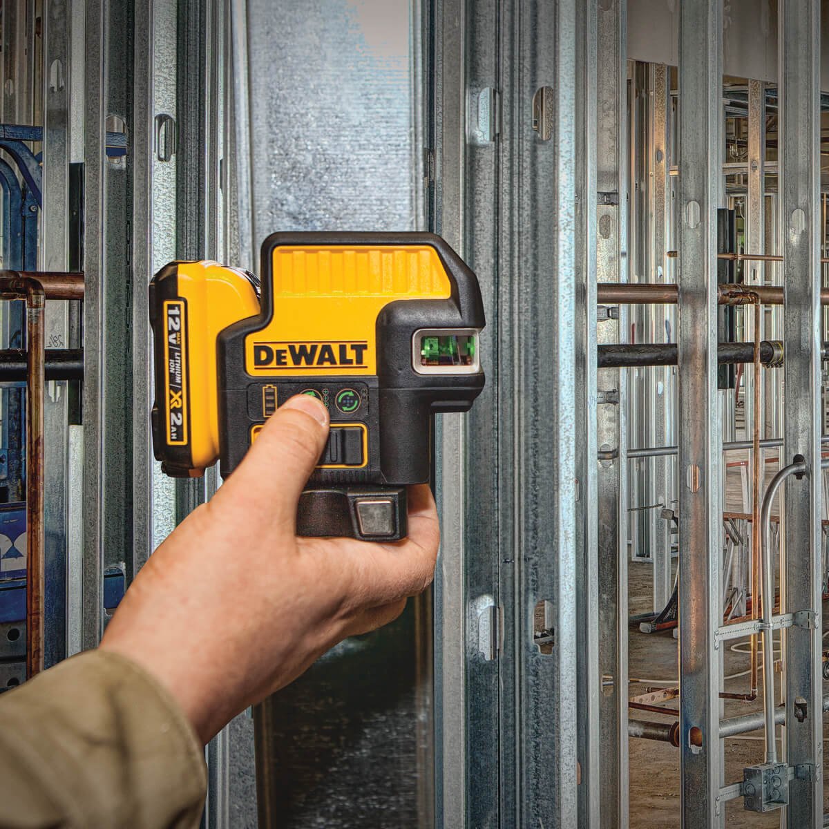 DEWALT DW0822 - Self Leveling Cross Line and Plumb Spots - Wise Line Tools