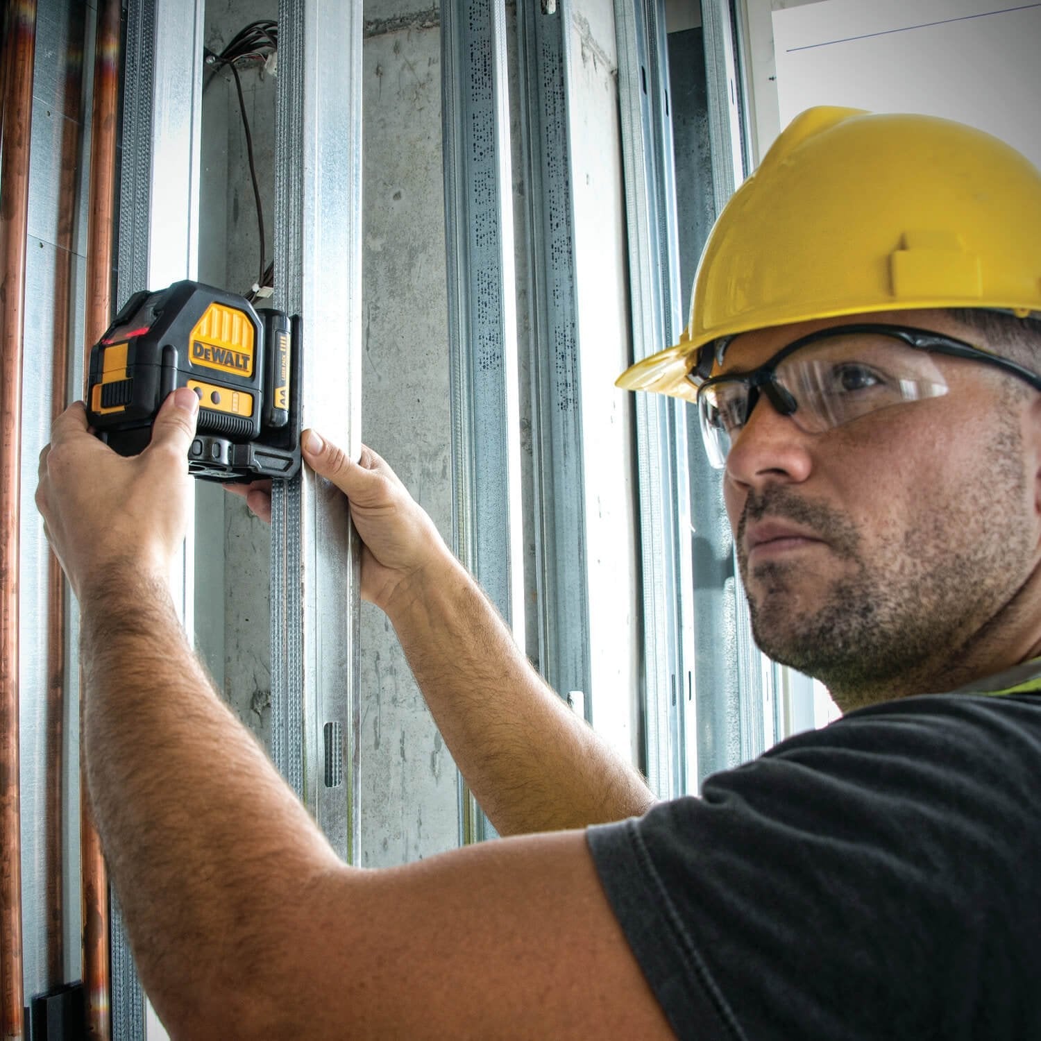 DEWALT DW088LR-12V Max Cross Line Laser, Red - Wise Line Tools