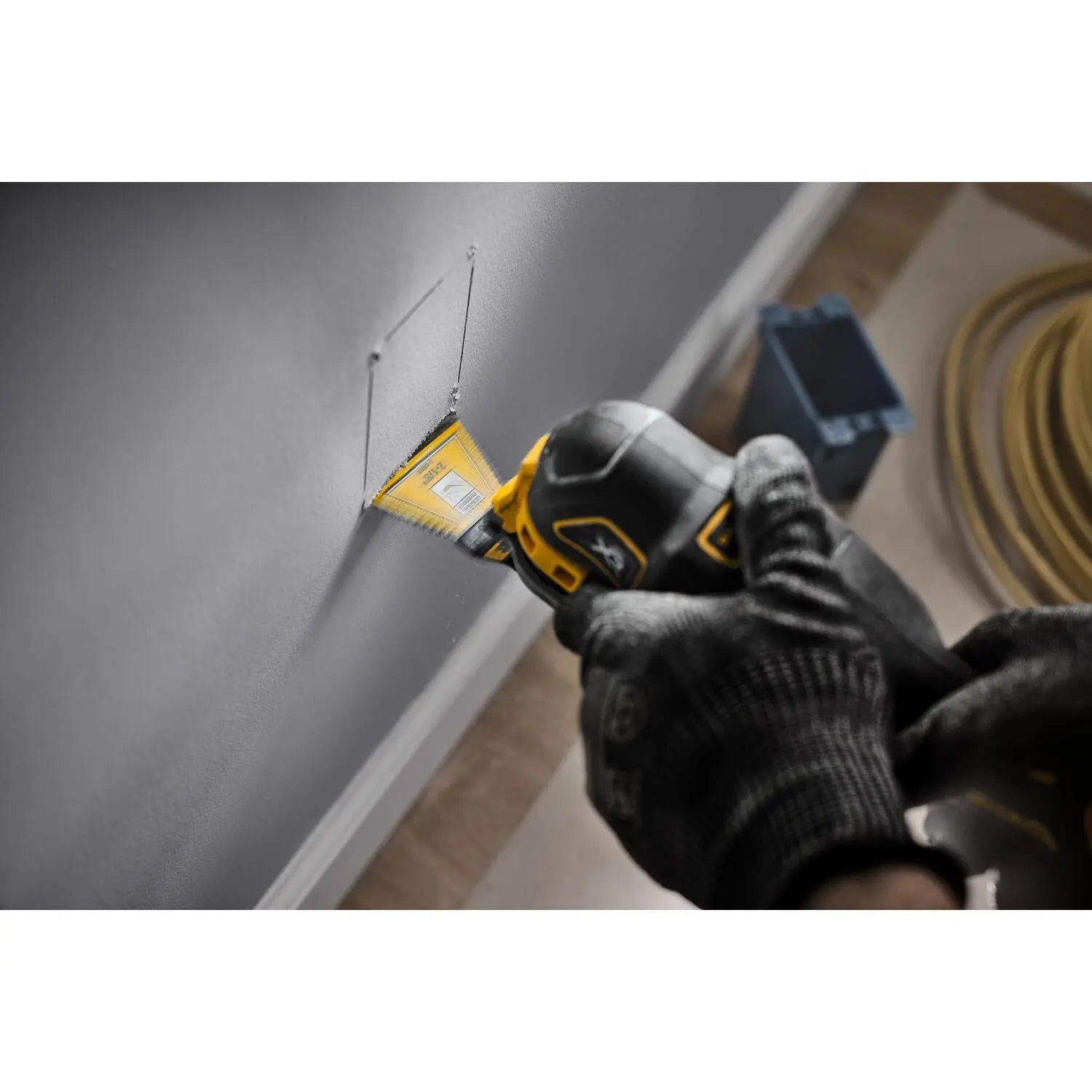 DEWALT DWA4283 - DeWalt Osc 2-1/8" 3-Sided Bimetal Blade DEWALT