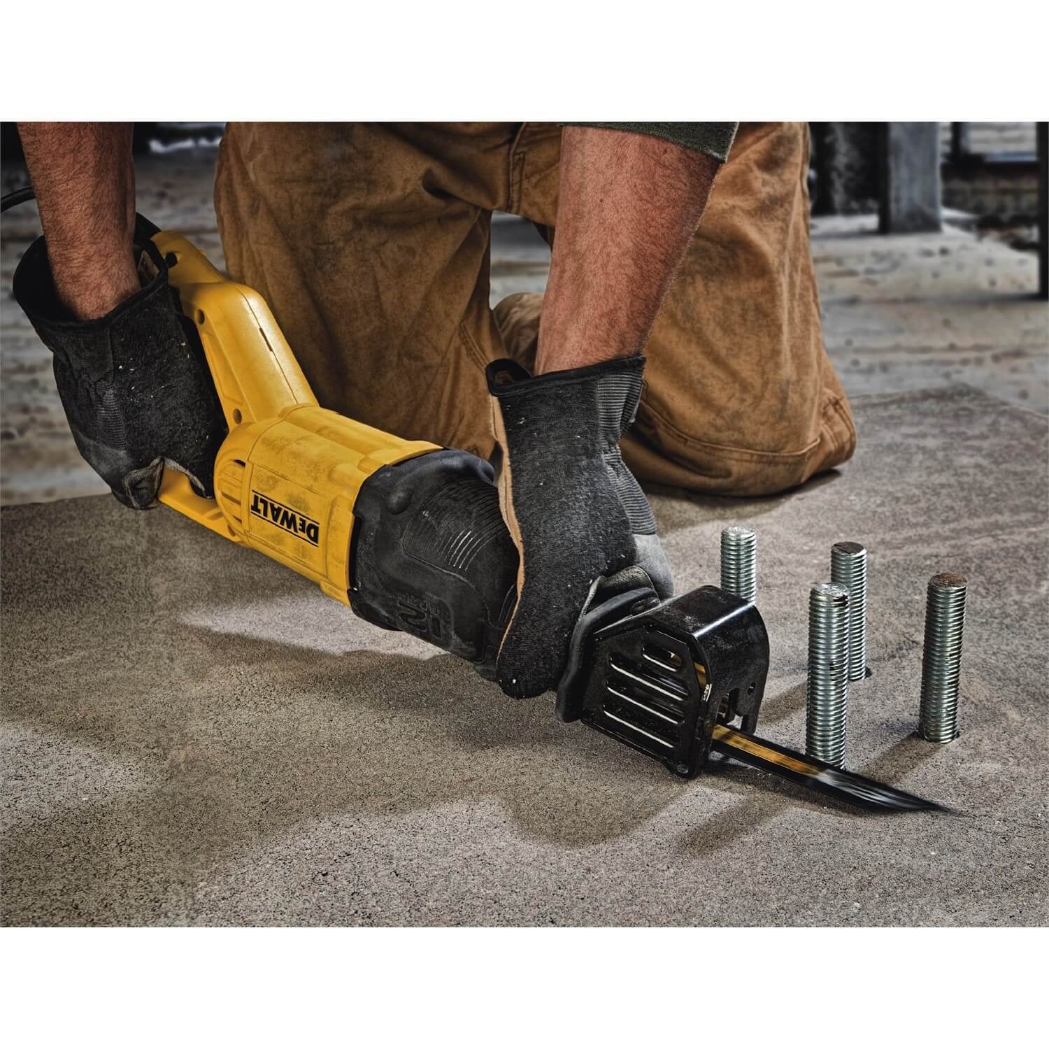 DEWALT DWE305-Reciprocating Saw, Corded, 12-Amp - Wise Line Tools