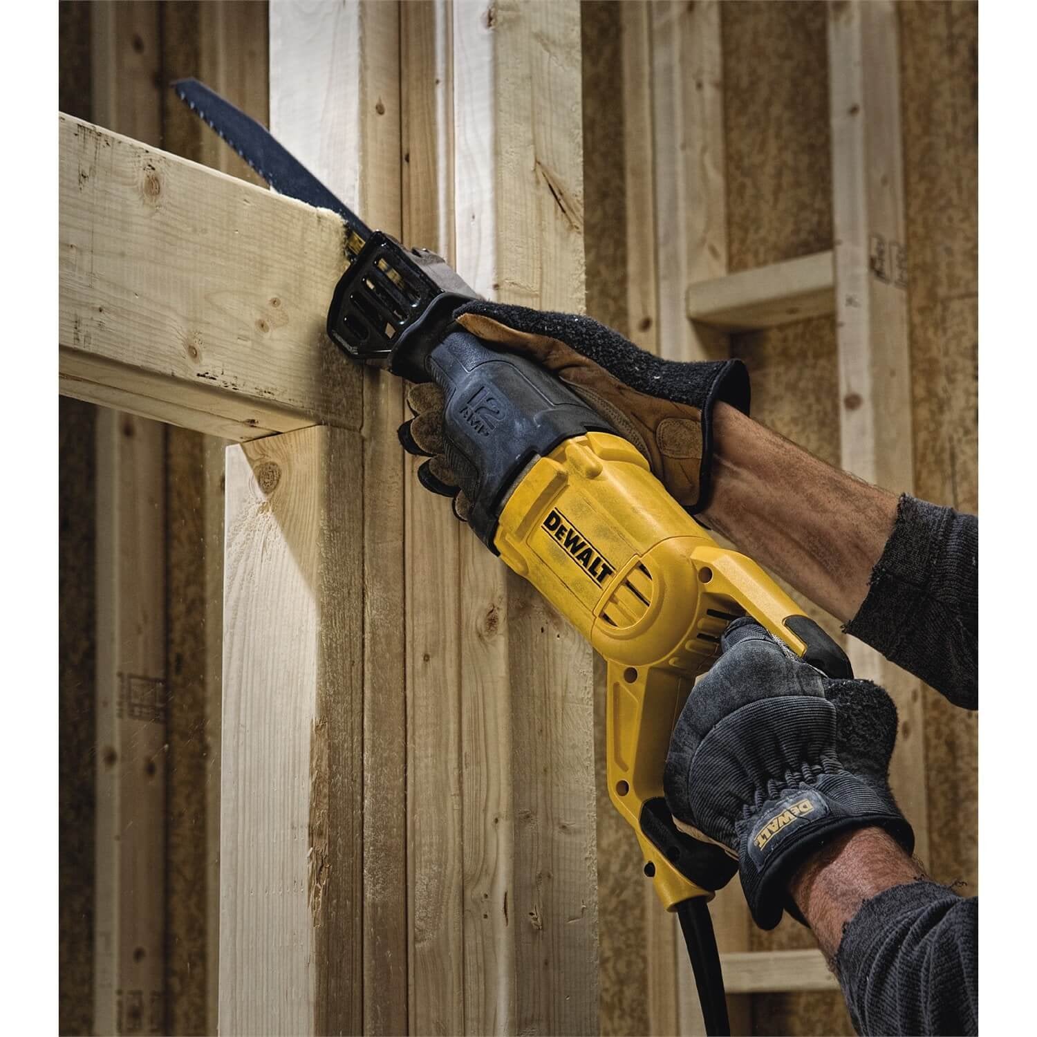 DEWALT DWE305-Reciprocating Saw, Corded, 12-Amp - Wise Line Tools