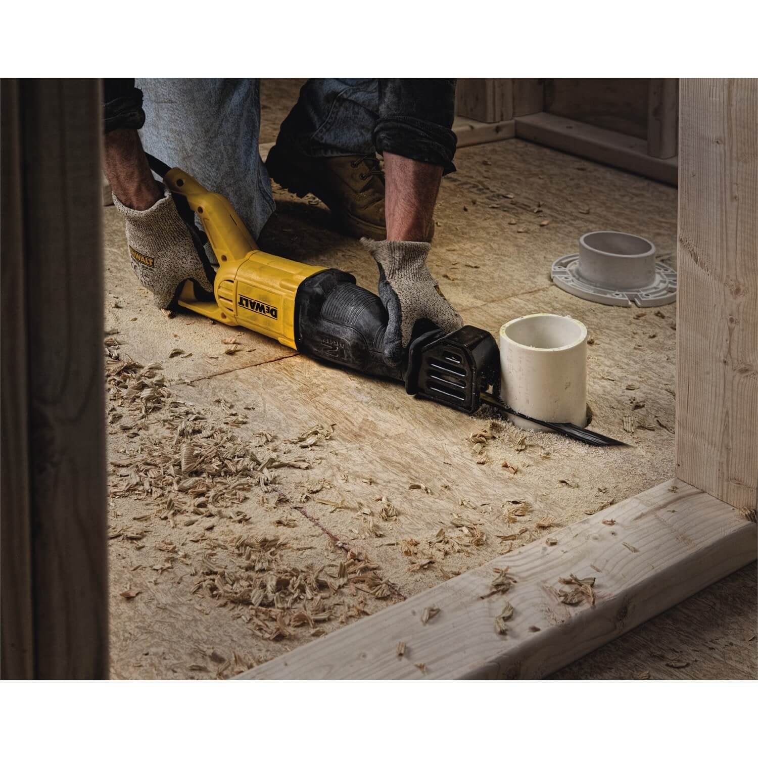 DEWALT DWE305-Reciprocating Saw, Corded, 12-Amp - Wise Line Tools