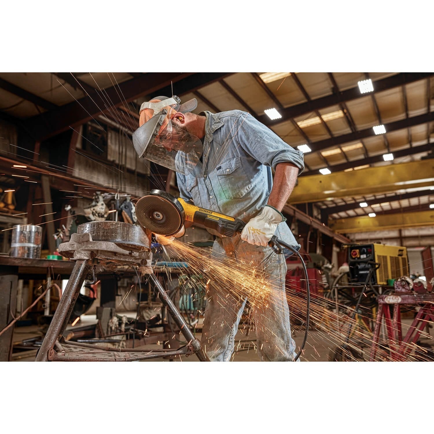 DEWALT DWE43840CN-Angle Grinder, Rat Tail, 7-Inch, 13-Amp - Wise Line Tools