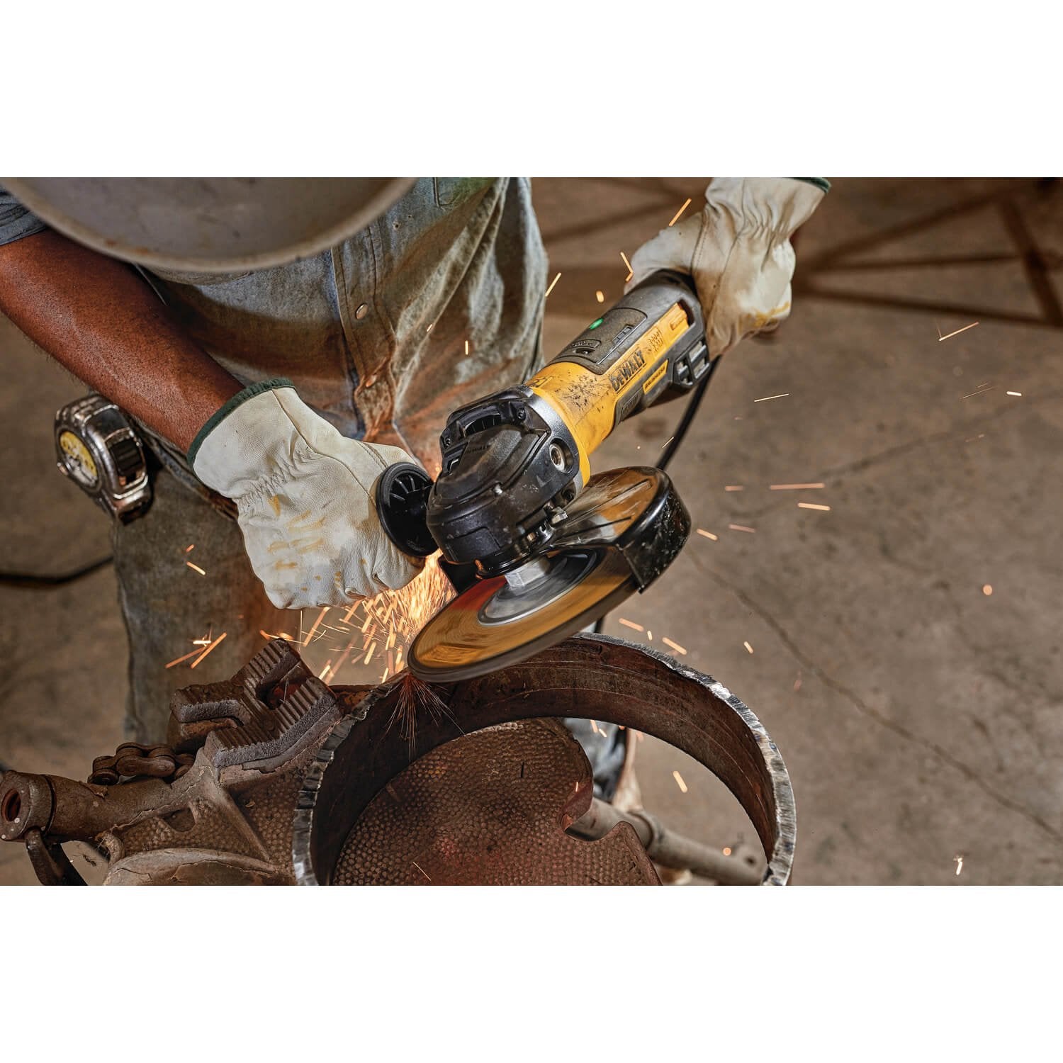DEWALT DWE43840CN-Angle Grinder, Rat Tail, 7-Inch, 13-Amp - Wise Line Tools