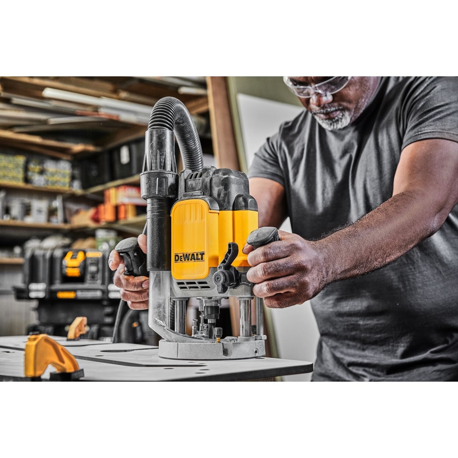 DEWALT DWE625-1/2" (12Mm) Plunge Router - Wise Line Tools