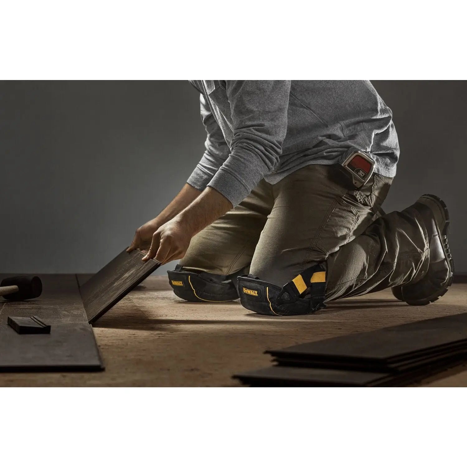 DEWALT DWST590014-Flooring Knee Pads with Gel - Wise Line Tools