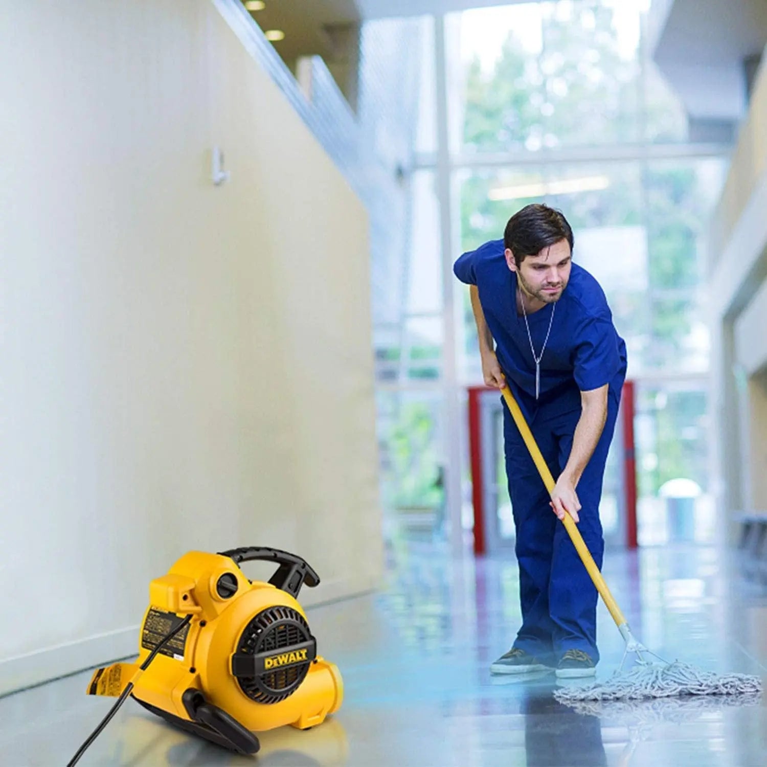 DEWALT DXAM2260 - DEWALT 600 CFM Air Mover DEWALT-LIC