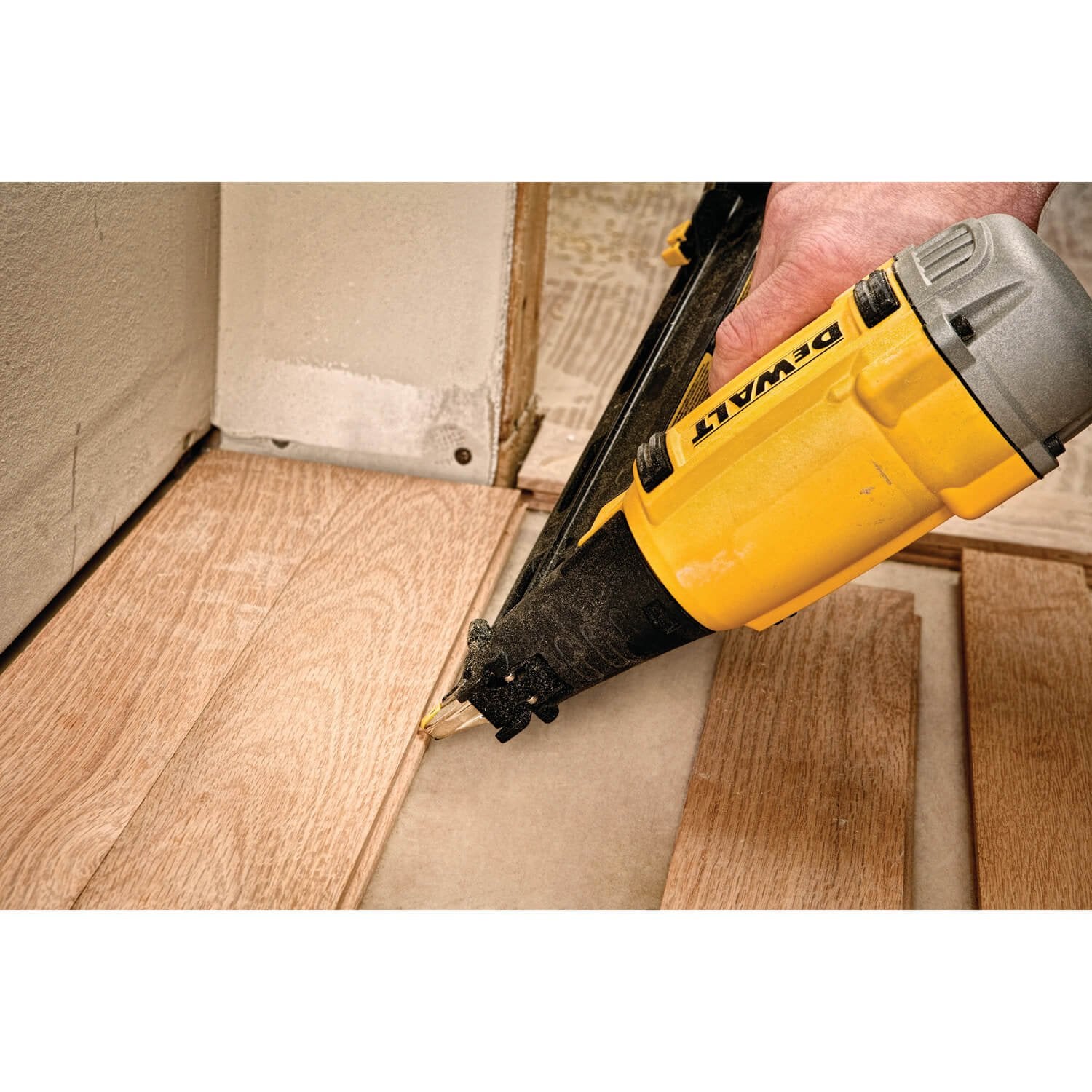 DeWalt DWFP72155  -  Precision Point Angle Finish Nailer 15 Ga. - Wise Line Tools