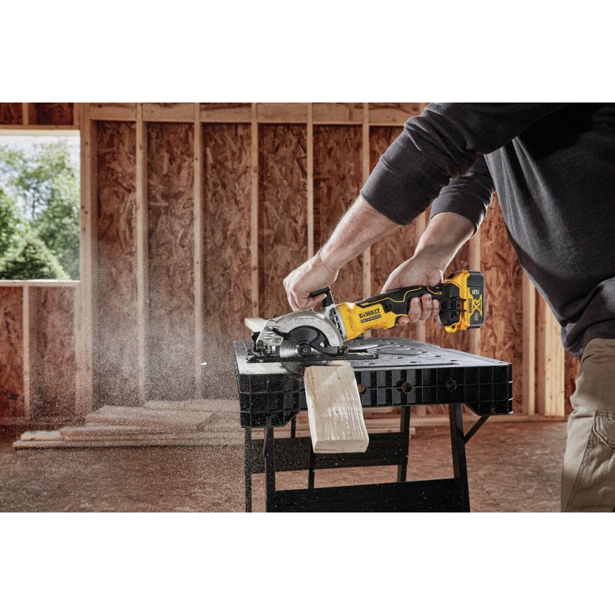 Dewalt DCS571B ATOMIC 20V MAX* BRUSHLESS 4-1/2 IN. CORDLESS CIRCULAR SAW (TOOL ONLY) - Wise Line Tools