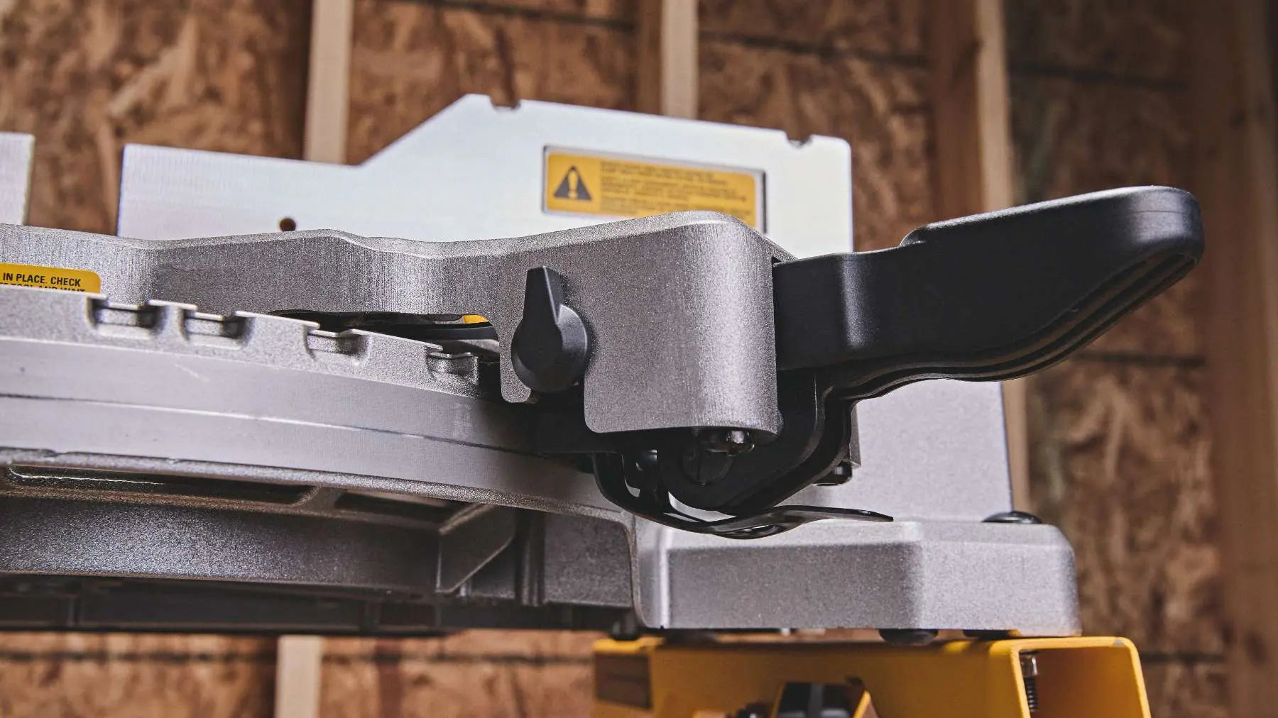 Dewalt DCS714B - 20V MAX* XR® 10 in. Double Bevel Fixed Miter Saw (Tool Only) DEWALT