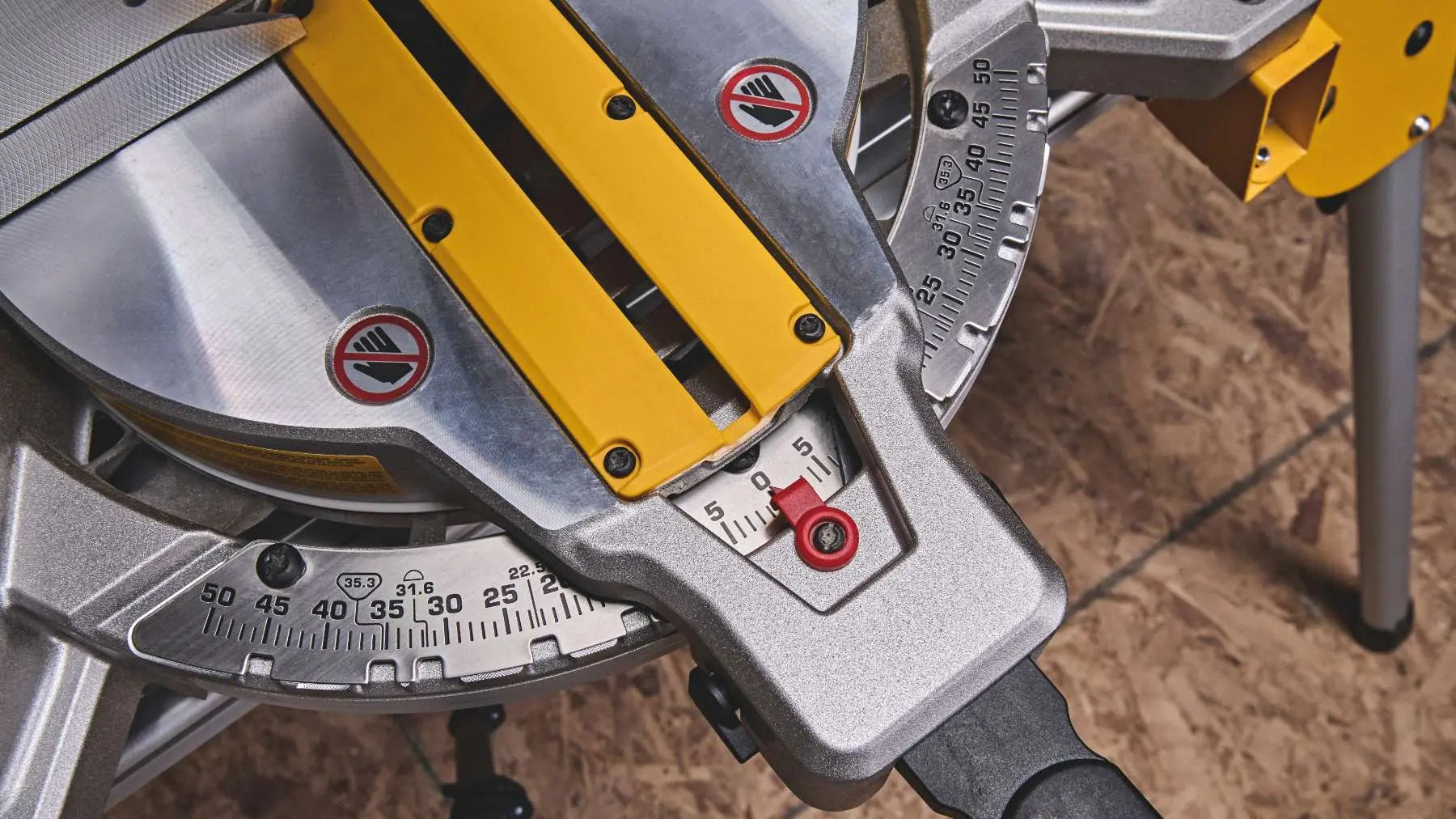 Dewalt DCS714WW1 - 20V MAX* XR® 10 in. Double Bevel Fixed Miter Saw Kit DEWALT