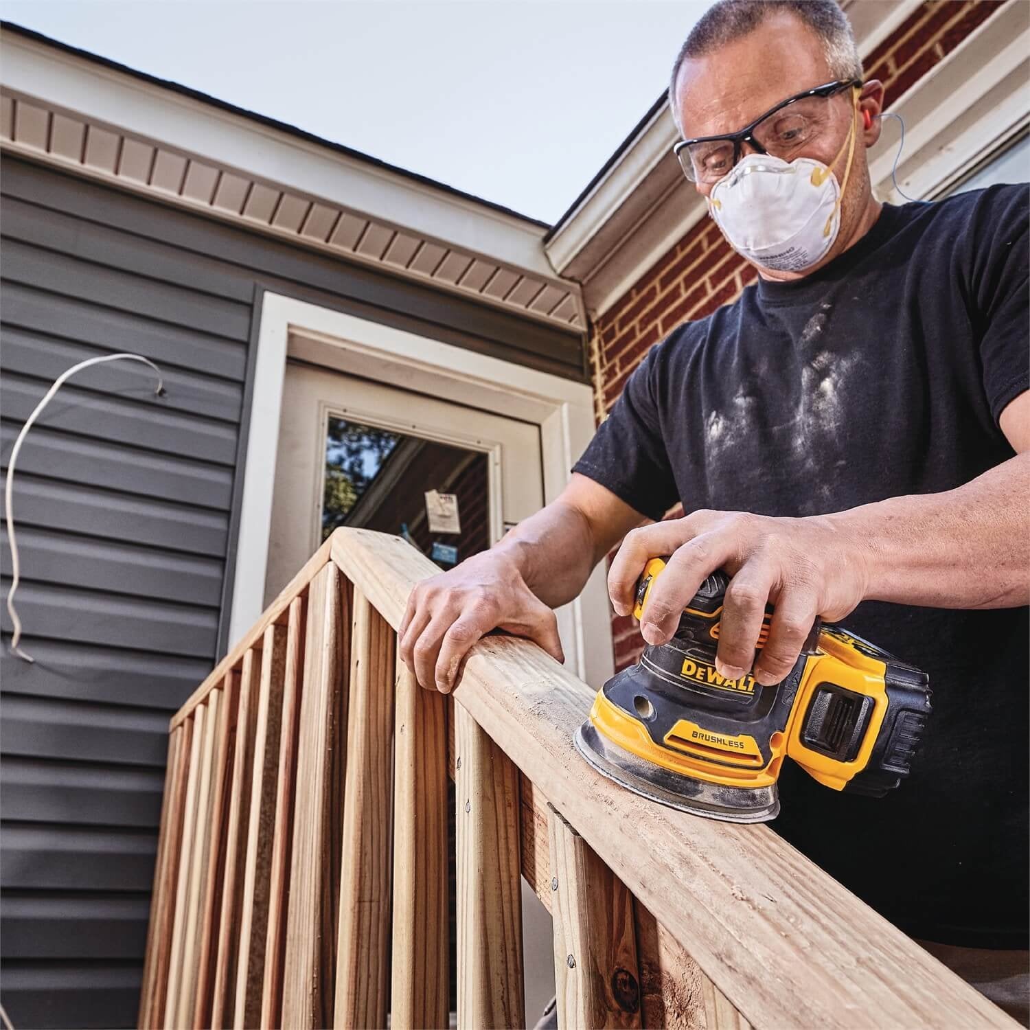 Dewalt DCW210P1 - 20V MAX BL 5" Random Orbit Sander KIT - Wise Line Tools