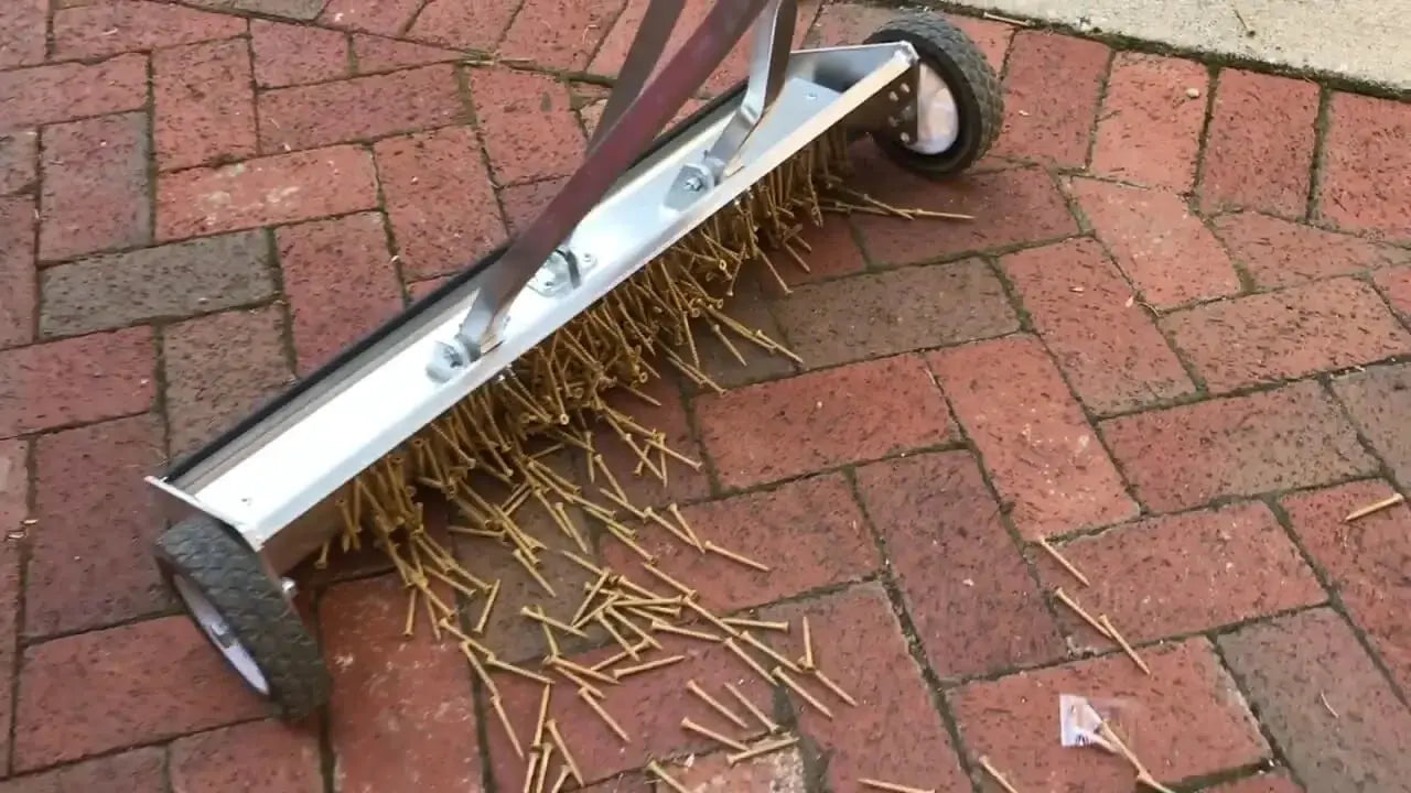 Ecko 20" Magnetic Sweeper - Wise Line Tools