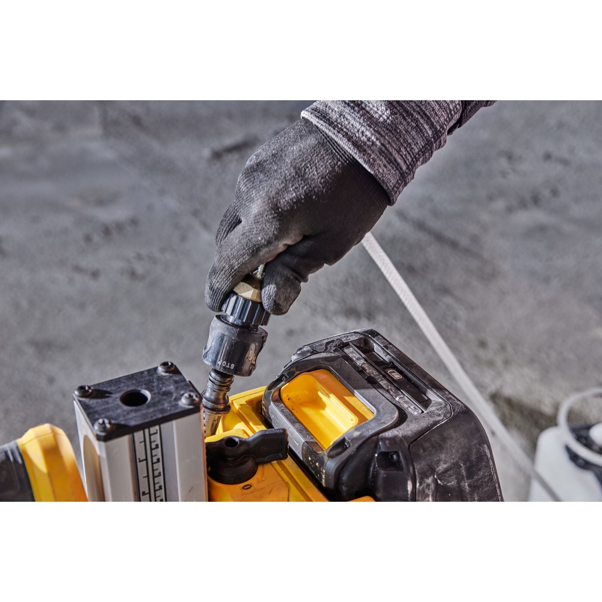 DEWALT DCPS150AG2 – POWERSHIFT 6-3/8 Zoll Kernbohrständer-Kit