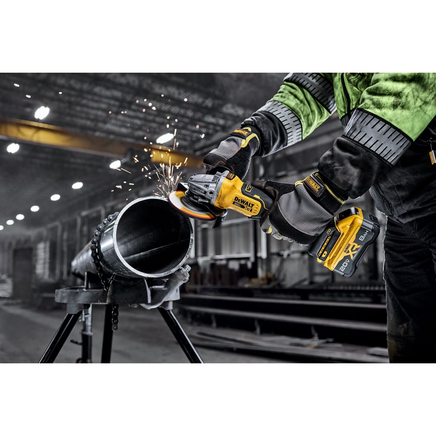 Dewalt DCG410WW1 - Meuleuse d'angle sans fil XR® 20 V MAX* 4-1/2 po à 5 po avec Powerpack XR™