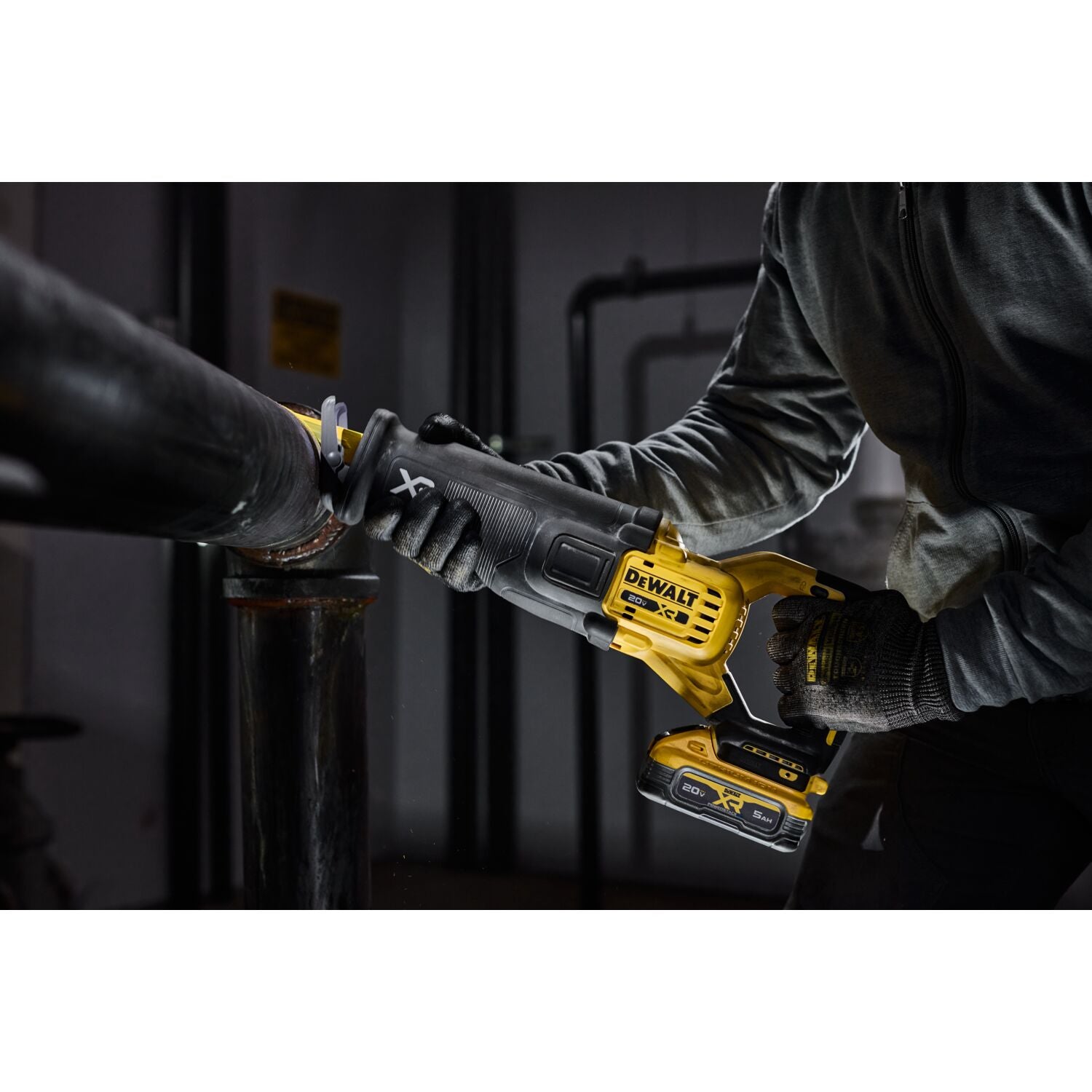 Dewalt DCS384B - 20V MAX* XR® BRUSHLESS CORDLESS RECIPROCATING SAW (TOOL ONLY)