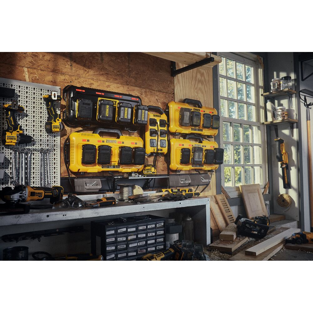 DEWALT DCBPC1615 15 Amp Jobsite Power Controller