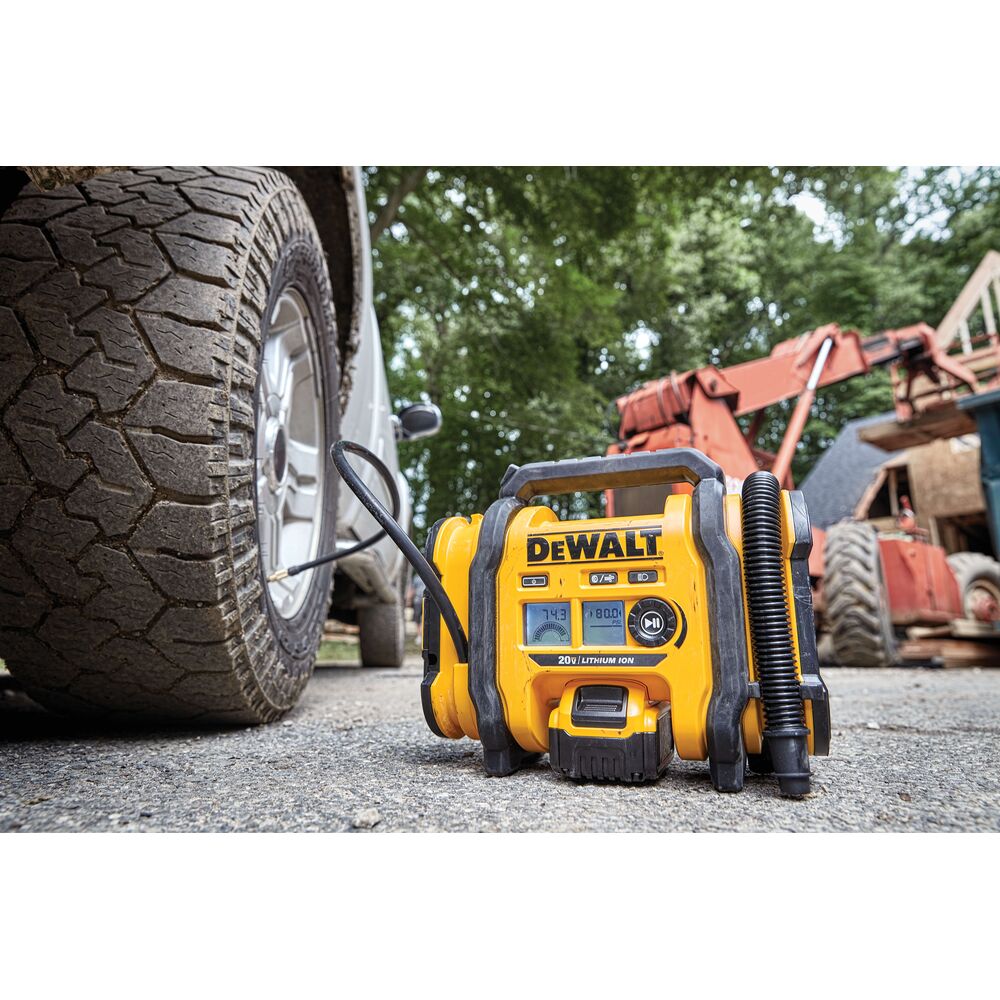 DEWALT DCC020IB-20V MAX* Cordless Tire Inflator, Tool Only