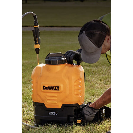 DEWALT DXSP190681D1 20V MAX* 4 Gallon Cordless Backpack Sprayer Kit