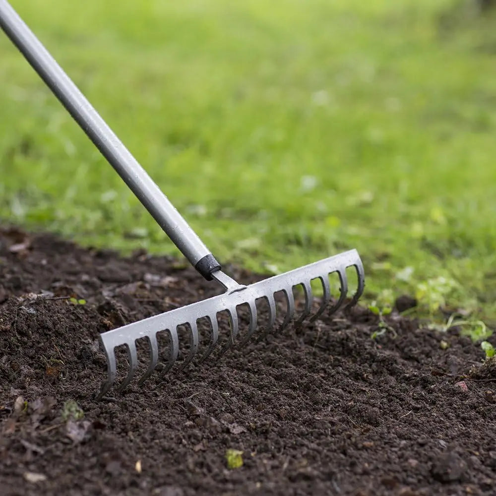 FISKARS 335510 - 60" Aluminum Garden Rake FISKARS