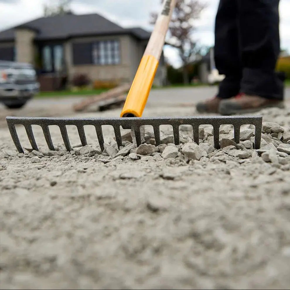 GARANT GRR14 - LEVEL RAKE, WOOD HANDLE GARANT