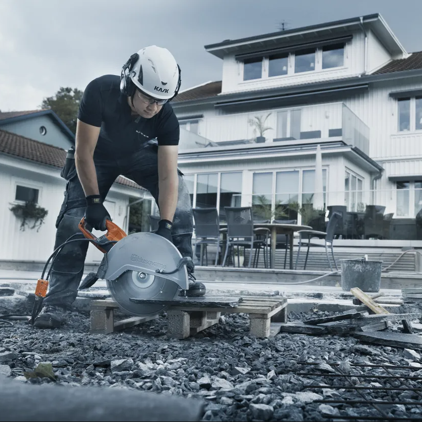 Husqvarna 967084001  -  14" Electric Power Cutter w/Wet Kit - Wise Line Tools