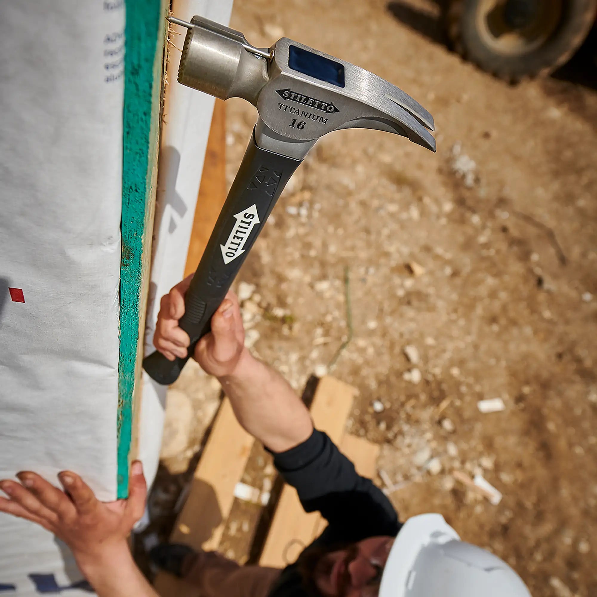 Milwaukee TI16MC-F - Marteau à tête fraisée en titane de 473 g avec manche hybride en fibre de verre de 46 cm