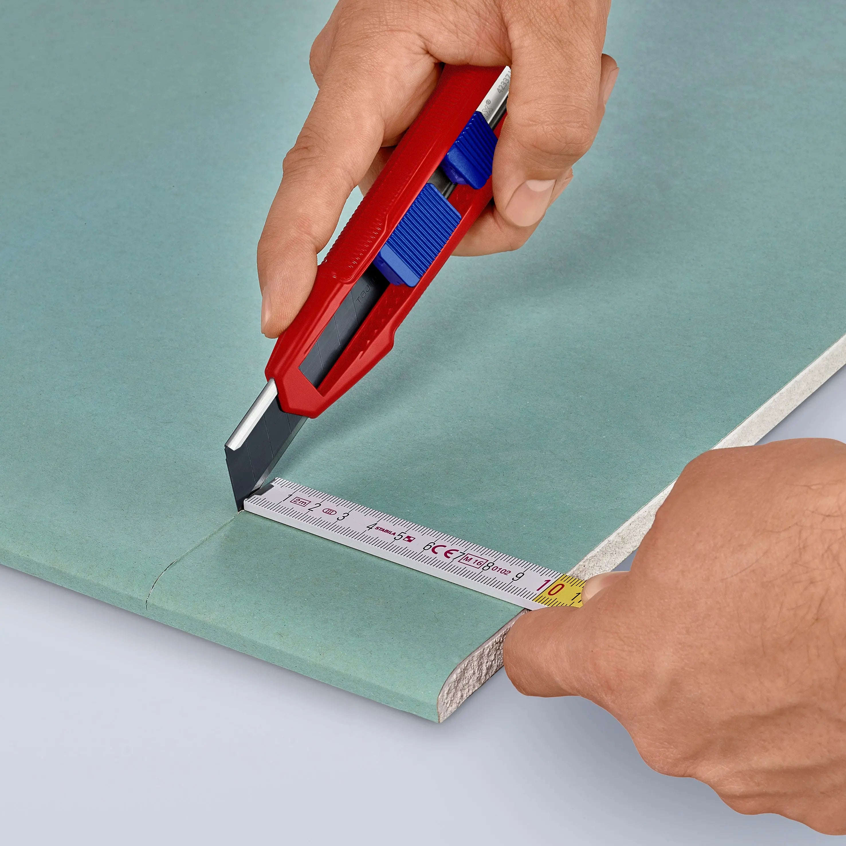 Knipex 9010165BKA - 6 1/2" CutiX Universal Snap Knife - Wise Line Tools