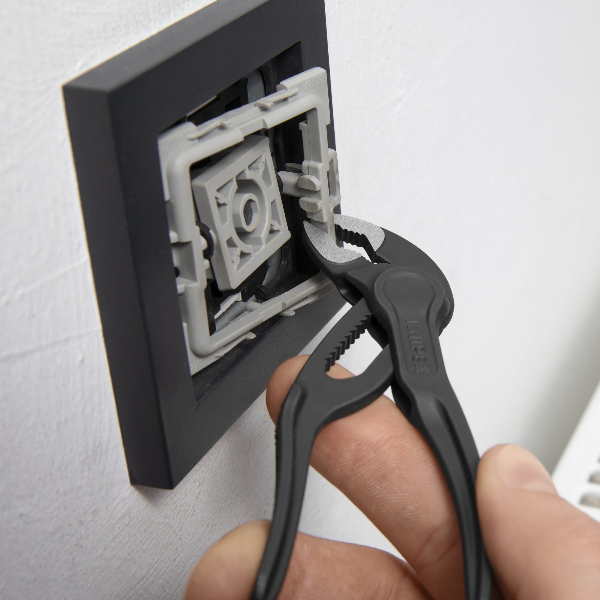 Knipex 8700100SBA - 4" Cobra® XS Water Pump Pliers - Wise Line Tools