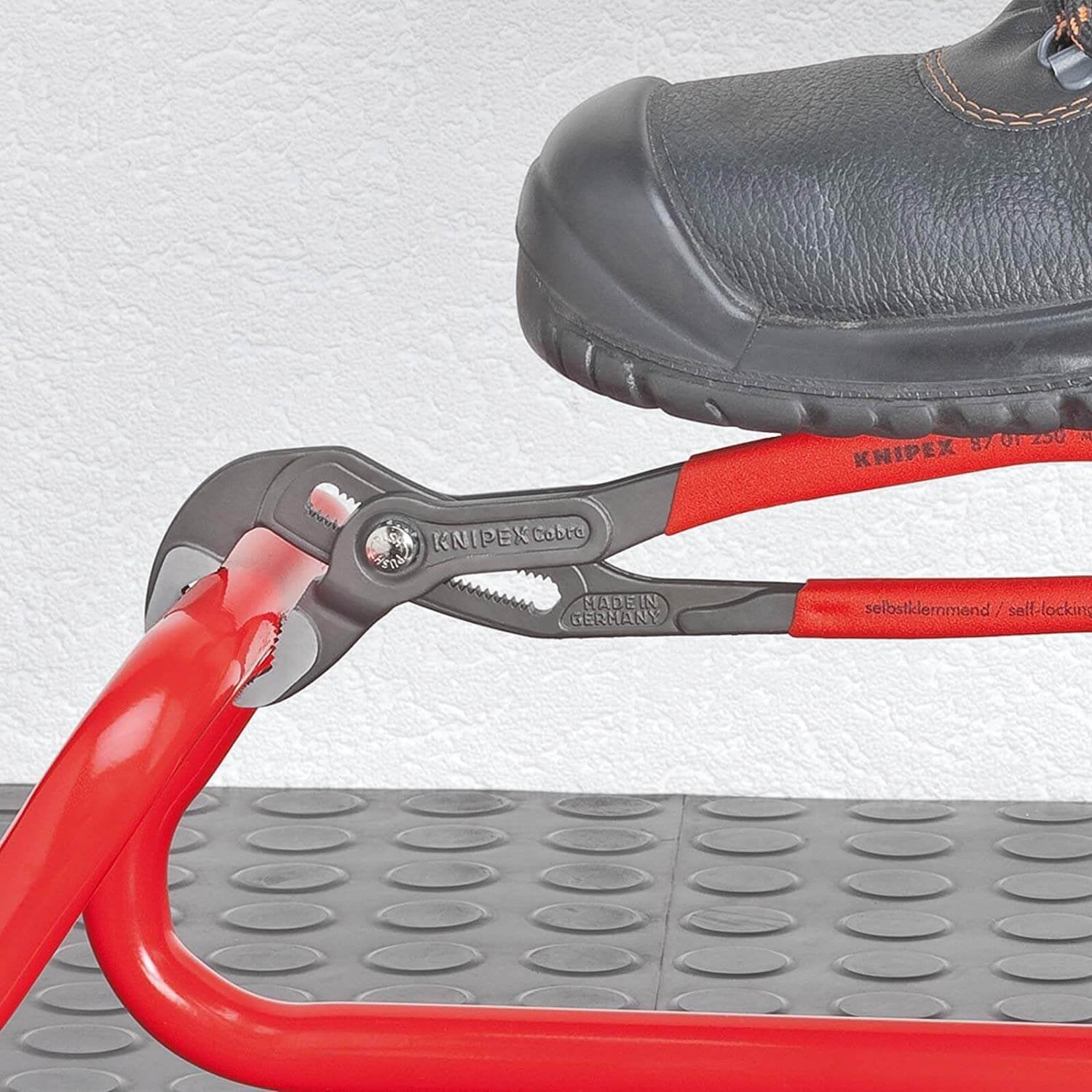 Knipex 8701560US - 22" Cobra® XXL Water Pump Pliers - Wise Line Tools