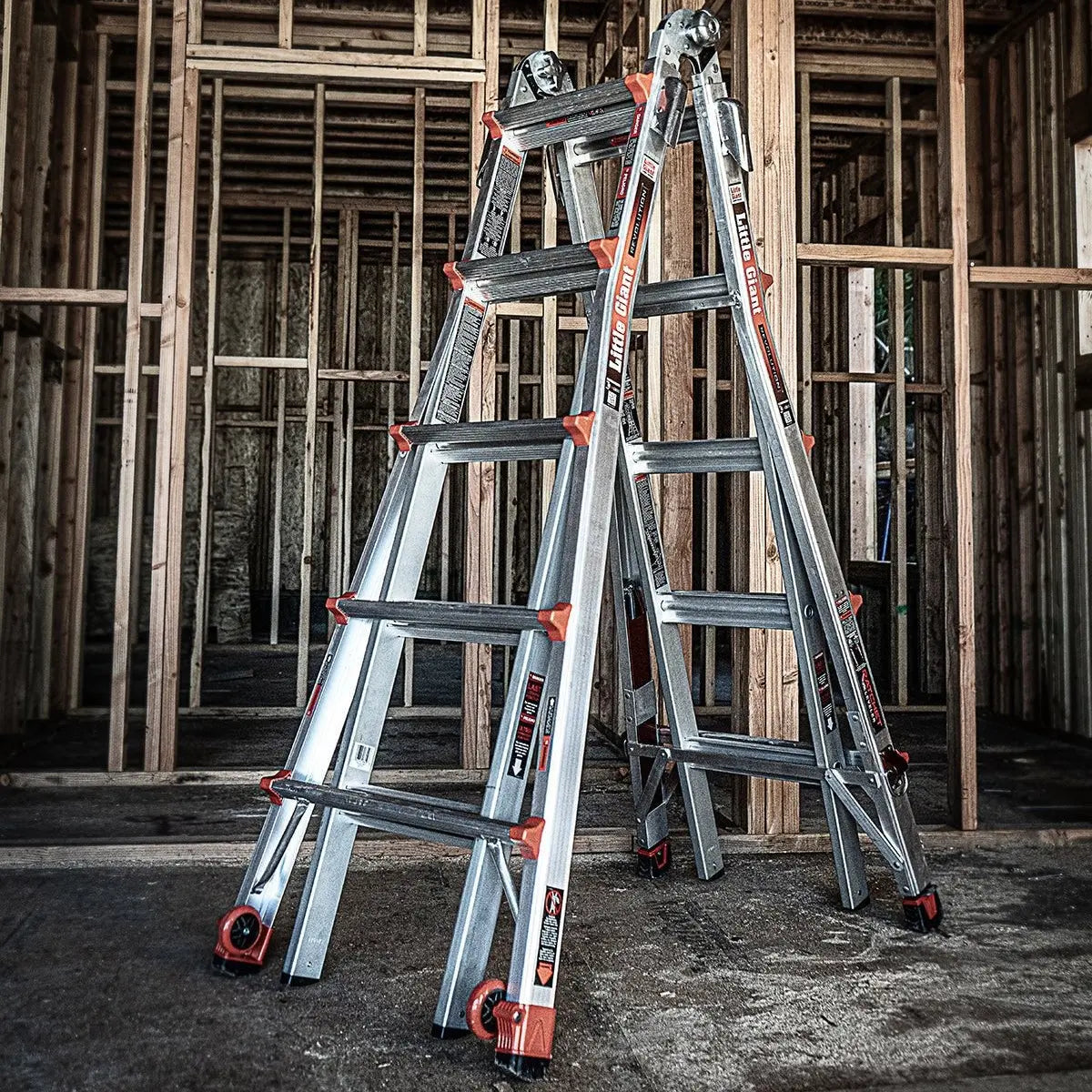 Little Giant 15422-303 - VELOCITY, Model 22 - CSA Grade IA - 300 lb/136 kg Rated, Aluminum Articulated Extendable Ladder - Wise Line Tools