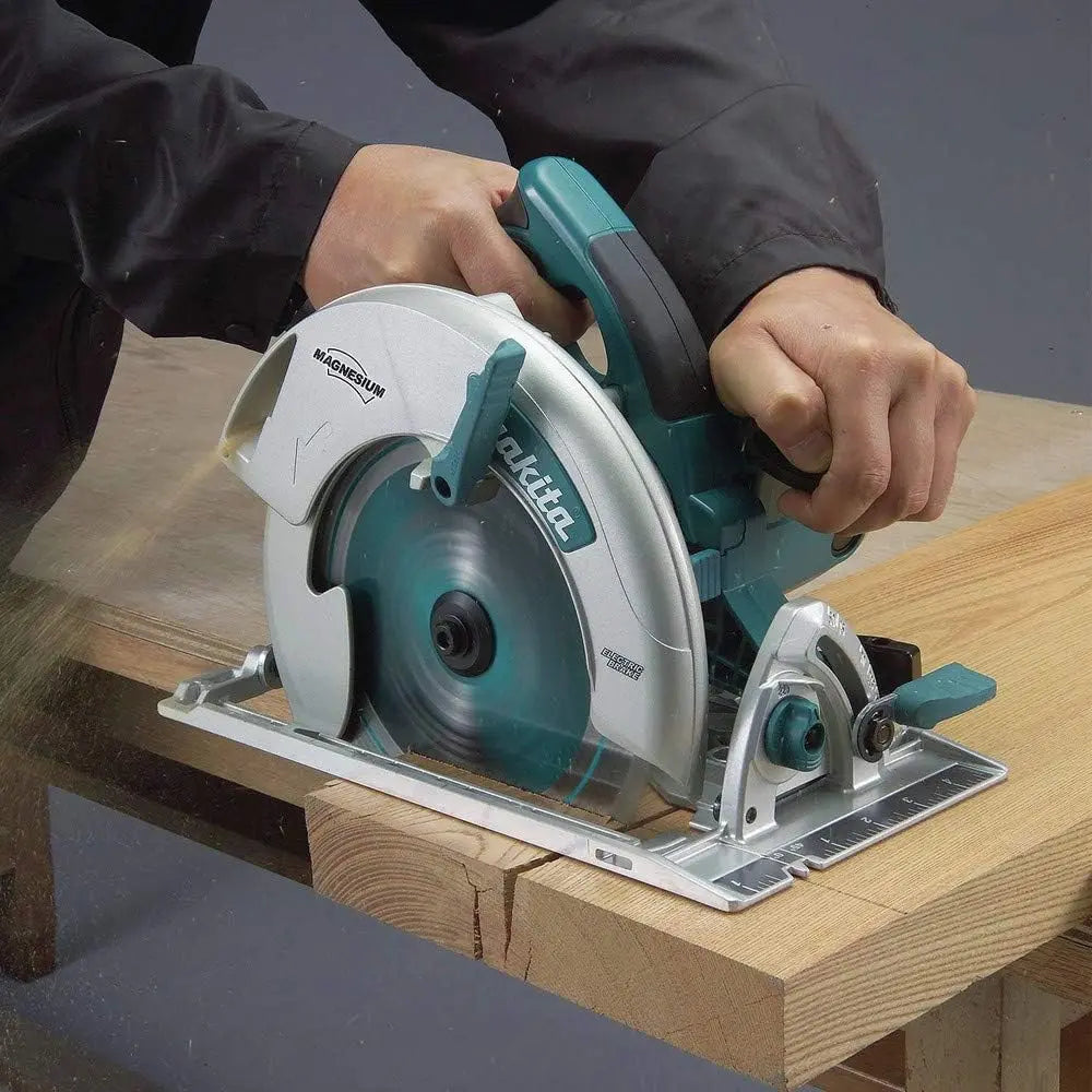 MAKITA 5008MGA - 8-1/4 CIRCULAR SAW WITH BRAKE MAKITA