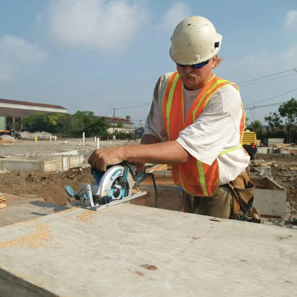 MAKITA 5377MG - 7-1/4" Worm Drive Saw Makita