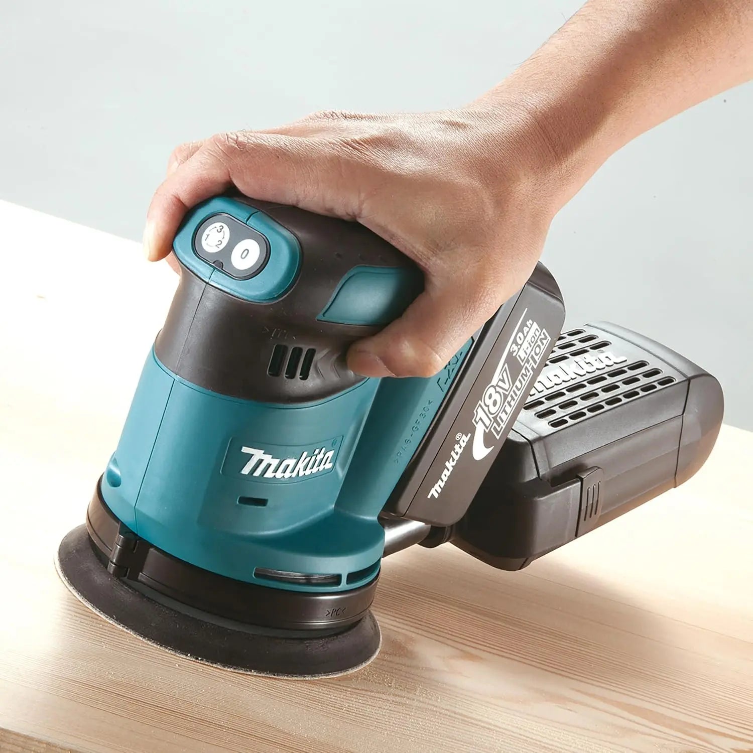 MAKITA DBO180Z - 18V LXT Cordless 5" Random Orbit Sander MAKITA