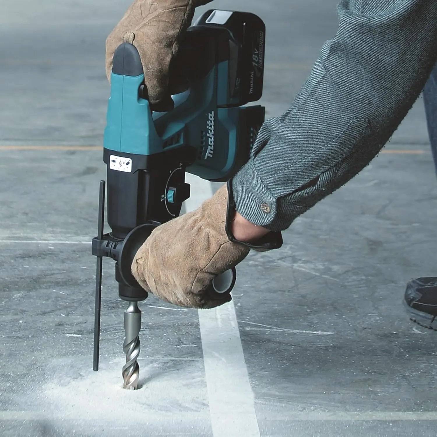 MAKITA DHR243Z - 18V 15/16" Brushless Rotary Hammer MAKITA