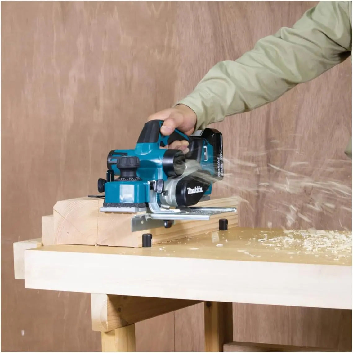 MAKITA DKP181Z - 18V Brushless 3-1/4" Planer MAKITA