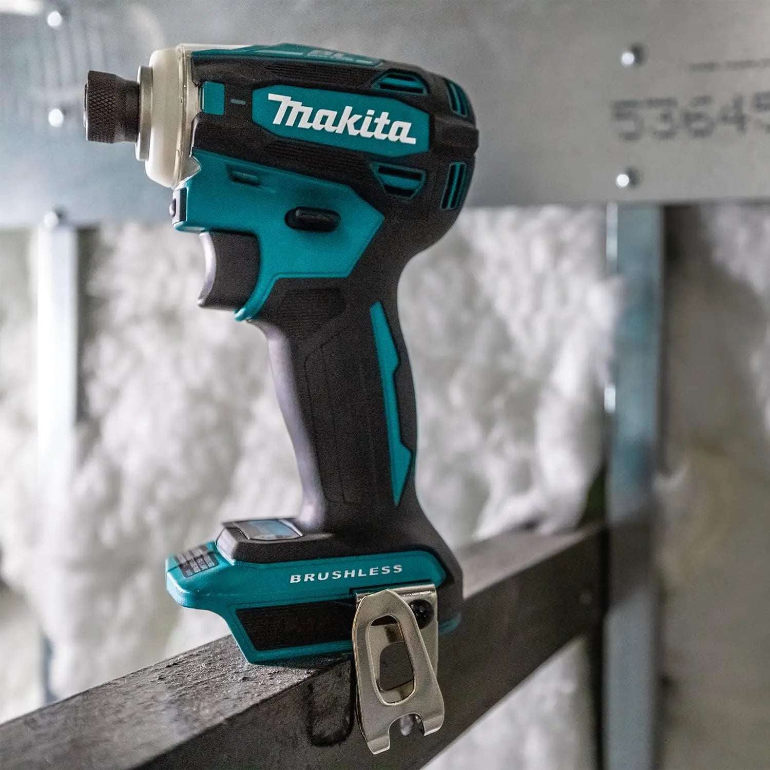 MAKITA DTD172RTX1 - 18V LXT Brushless Cordless 1/4" Impact Driver w/ XPT (5.0 Ah Kit) MAKITA