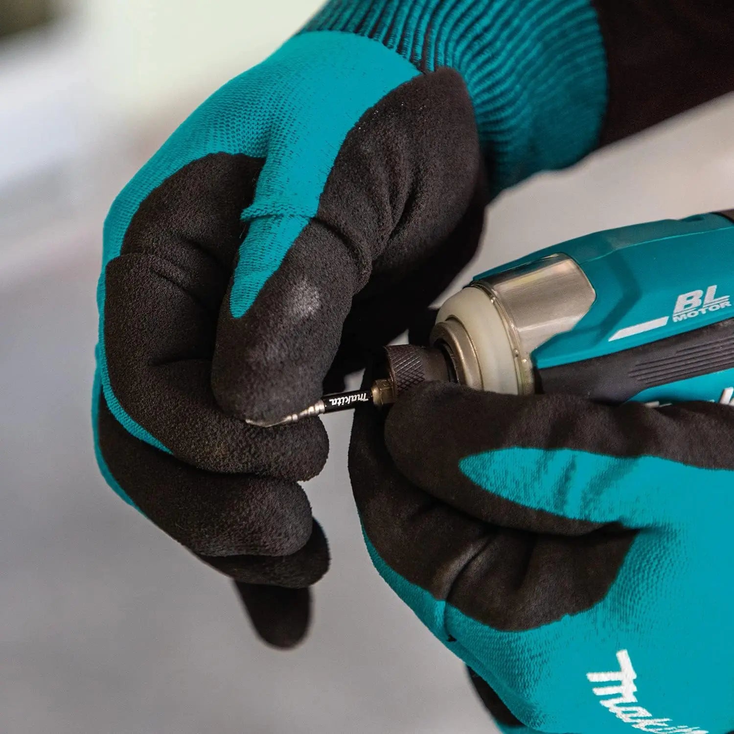 MAKITA DTD172RTX1 - 18V LXT Brushless Cordless 1/4" Impact Driver w/ XPT (5.0 Ah Kit) MAKITA