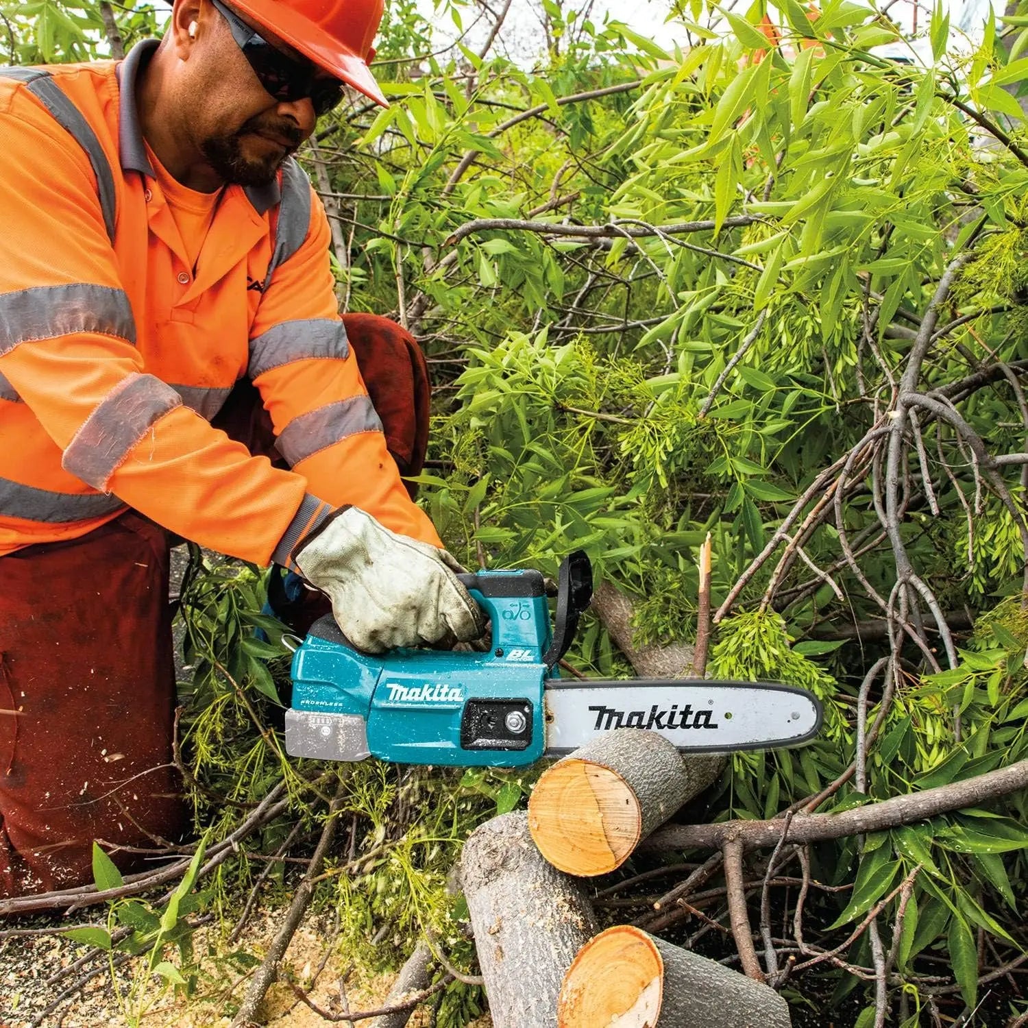 MAKITA DUC254RT - 18V 10″ Brushless Top Handle Chainsaw Kit MAKITA