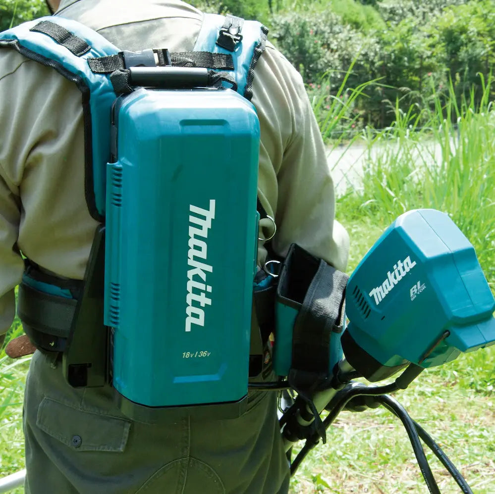 MAKITA PDC01X2 - 4 Port Power Pack w/Y-00359 and 2-5Ah Batteries MAKITA