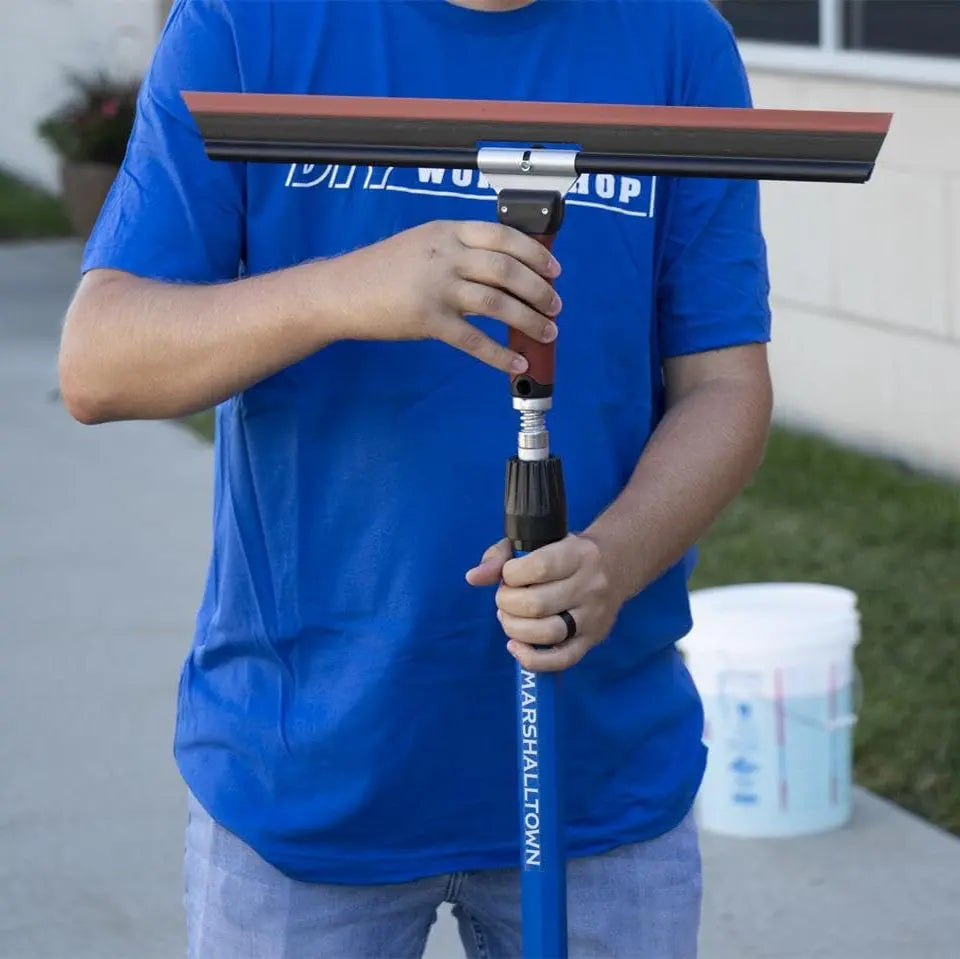 MARSHALLTOWN AKD18 - 18" Adjustable Pitch Squeegee MARSHALLTOWN
