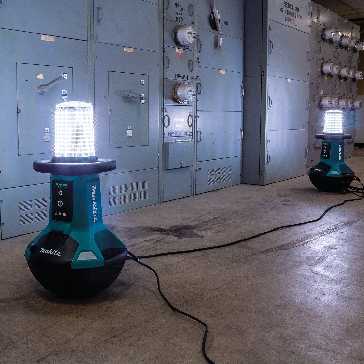 Makita DML810  18V X2 LXT® Lithium‑Ion Cordless Upright L.E.D. Area Light, Light Only - Wise Line Tools